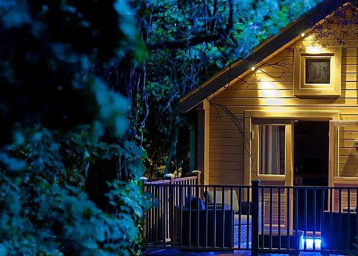Alum Chine Log Cabin